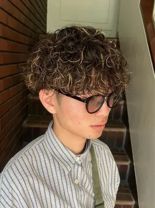 メンズ パーマ特化美容師 🔥Yoshiyaのヘアスタイル