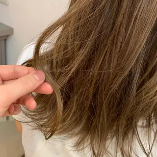 セミロング カラー 髪質改善ストレート/ 東徳嶺 みくのヘアスタイル