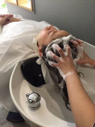 makoto⌇レイヤ ー⌇艶カラー🍒‎のヘアスタイル