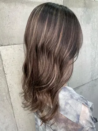 セミロング 大内 志穂のヘアスタイル