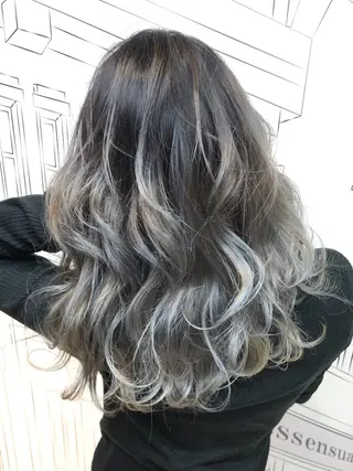 セミロング カラー レイヤー⭐️カラー ⭐️平川雅史のヘアスタイル