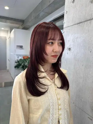 セミロング cinq PROJECT所属・ミルクティーベージュ /三村克彦のヘアスタイル