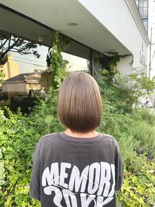 ショート ROZA germe所属・SHIO / ハイトーンカラーのヘアスタイル