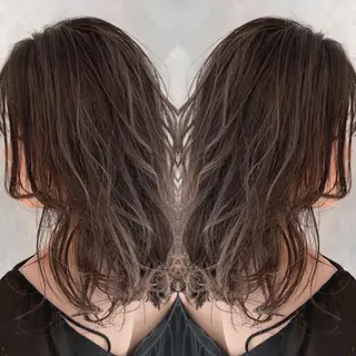 ミディアム ANDO HIKARIのヘアスタイル