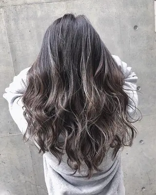 ロング カラー 店長 奈須 雄紀のヘアスタイル