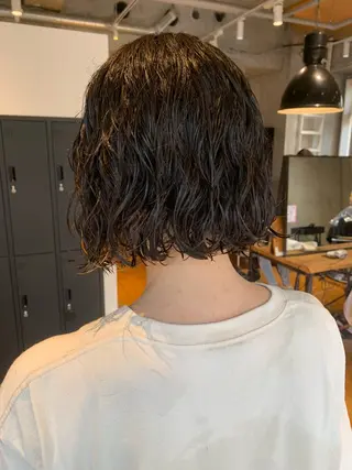 ミディアム パーマ ボブ　くせ毛風パーマ 艶カラー/横山大樹のヘアスタイル