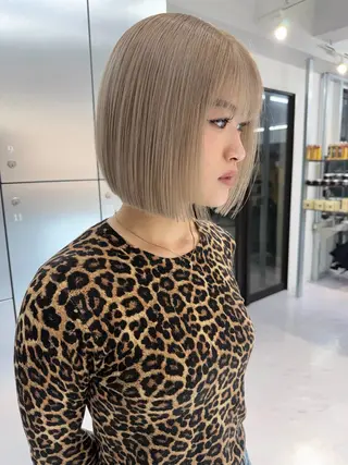 ショート カラー TATSU ミルクティーベージュのヘアスタイル