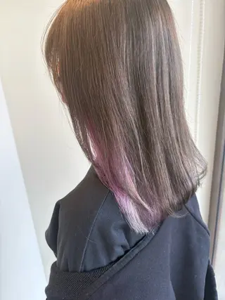 ミディアム 西田 朋華のヘアスタイル