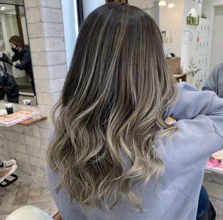 ロング カラー パーマ ヘアアレンジ メンズ キッズ ネイル マツエク・マツパ ハイライト、レイヤー カット/西梅田/中西のヘアスタイル