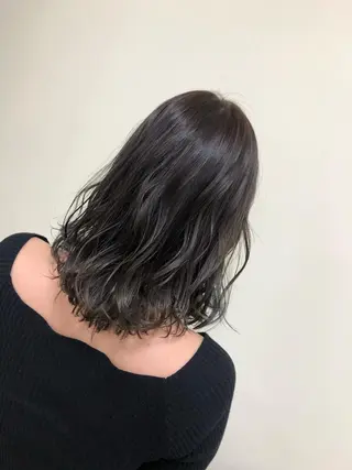 セミロング 【.ico】心斎橋 飛田ゆうきのヘアスタイル