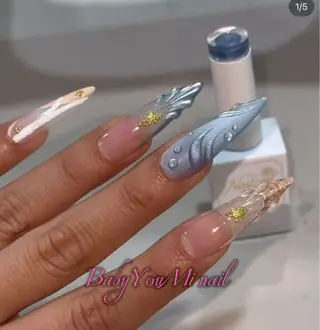 ネイル 相沢 さやかのネイルデザイン