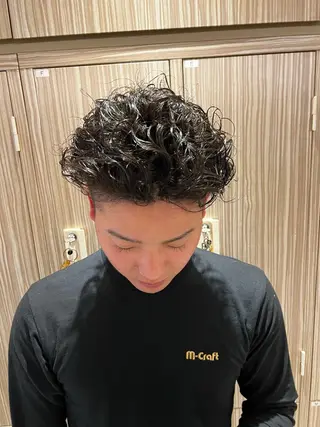 ミディアム パーマ メンズパーマ特化型 /京橋/栗野京弥のヘアスタイル
