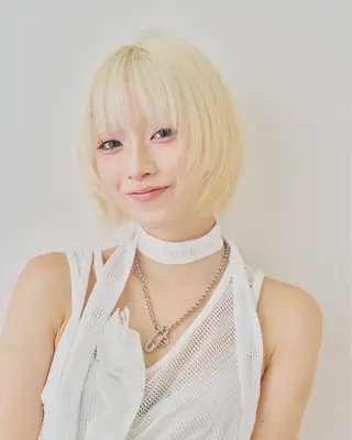 ショート カラー ヘアアレンジ 坂齋大地／レイヤー/ ミルクティーのヘアスタイル