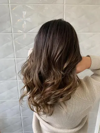 セミロング カラー 💗艶×髪改善カラー 特化💗AYAKIのヘアスタイル