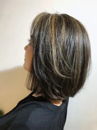 ミディアム カラー 伊藤 かなのヘアスタイル