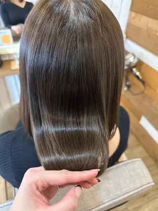 ミディアム 髪質改善/艶髪/ 透明感カラー/サラのヘアスタイル