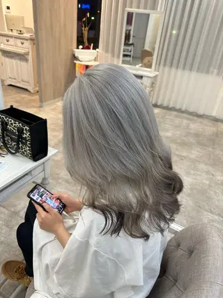 カラー 河野 さくらのヘアスタイル