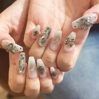 ネイル yu ri 🌹のネイルデザイン