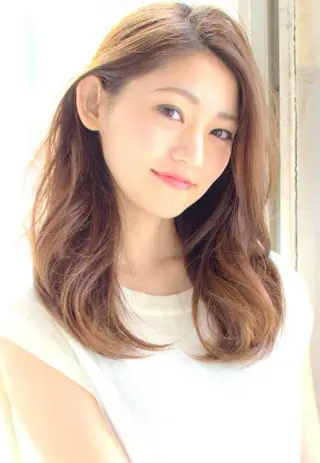 カラー 中村 玲のヘアスタイル