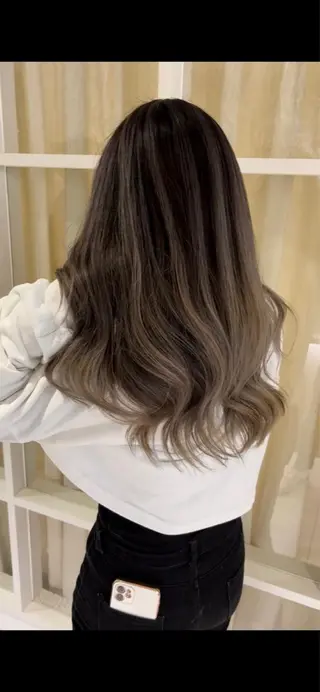 ロング カラー クリスタルマジック hair &　eyeのヘアスタイル