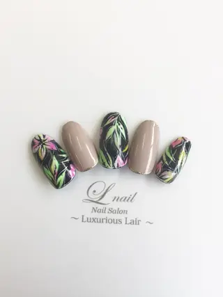 ネイル エルネイル アシスタントのネイルデザイン