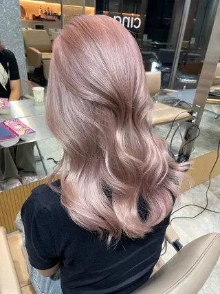 セミロング カラー 🐯ミルクティーベー ジュ/大雅🐯のヘアスタイル