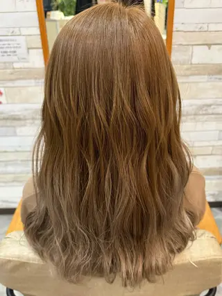 カラー Elmo.所属・みや ゆうかのヘアスタイル