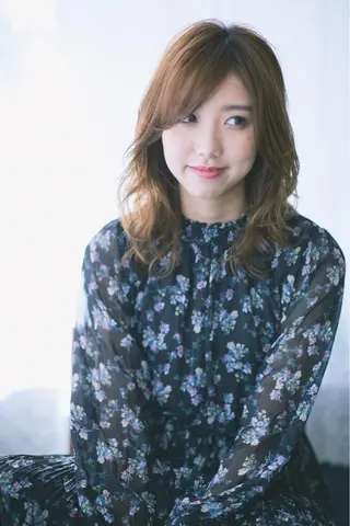 ミディアム カラー 組藤 沙奈のヘアスタイル