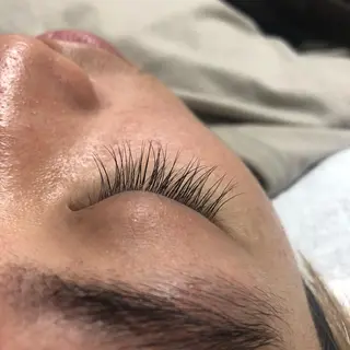 マツエク・マツパ 🩵盛れる韓国ヘア 🩵うるつやカラーのヘアスタイル