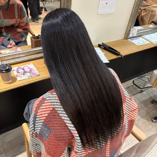 カラー しおり🍬 KOKORO🤍のヘアスタイル