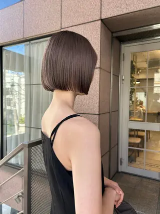 ショート カラー グレージュ× ボブ× ハイトーン　前田隆太のヘアスタイル