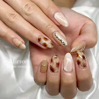 ネイル nailsalon Mirrorのネイルデザイン