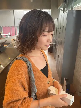 セミロング パーマ 🍋髪質改善× 透明感カラー ジュリのヘアスタイル