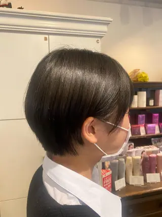 ショート ボブ/透明感カラー 岸本涼奈のヘアスタイル