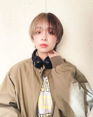 ショート カラー ハイトーン/レイヤー /ウルフ⭐️永田⭐️のヘアスタイル