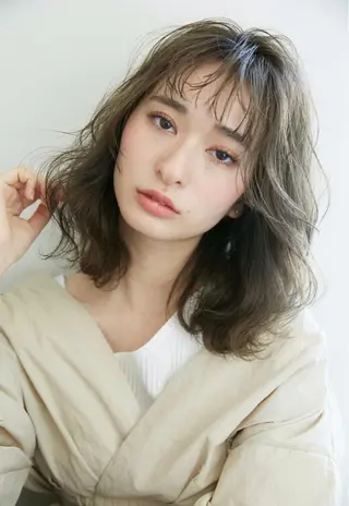 ミディアム カラー JILL ユキのヘアスタイル