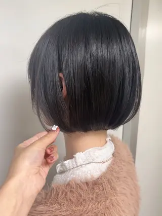 ショート morio from london所属・松岡彩華 ボブ /グレージュのヘアスタイル