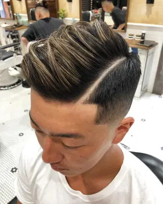 ショート カラー メンズ THE AWESUM所属・メンズスタイル強化中 TONNY（トニー）のヘアスタイル