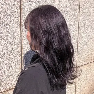 ミディアム カラー 尾籠 美幸 (オゴモリ ミユキ)のヘアスタイル