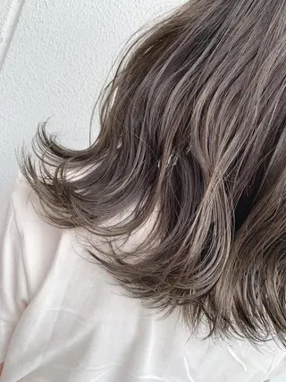 ミディアム カラー カワシマ セイカのヘアスタイル