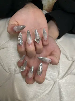 ネイル nail.salon .Reversalのネイルデザイン
