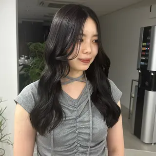 ロング REAL 心斎橋所属・ブリーチ/ベージュ/ ピンク🦋ナツミのヘアスタイル