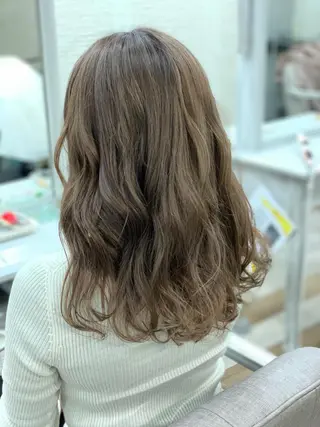 セミロング 小笠原 菜緒のヘアスタイル
