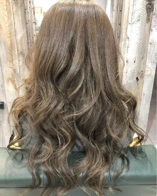ロング 川野 賢のヘアスタイル