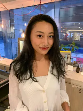 ミディアム カラー 美髪・シールエクステ ホソタニリョウコのヘアスタイル