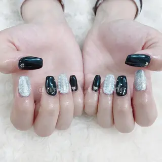 ネイル 青山 彩花のネイルデザイン