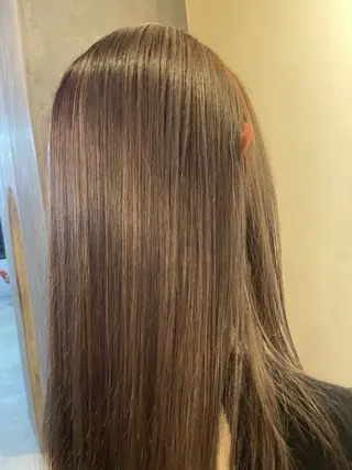 セミロング ウシロダ メグミのヘアスタイル