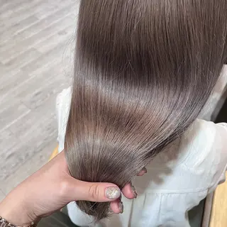 セミロング 西 沙菜/トレンド カラー/透明感カラーのヘアスタイル