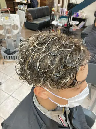 ミディアム カラー パーマ メンズ SHAFT Ieiriのヘアスタイル