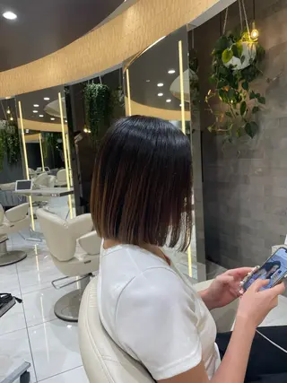 ミディアム 小磯 維織のヘアスタイル